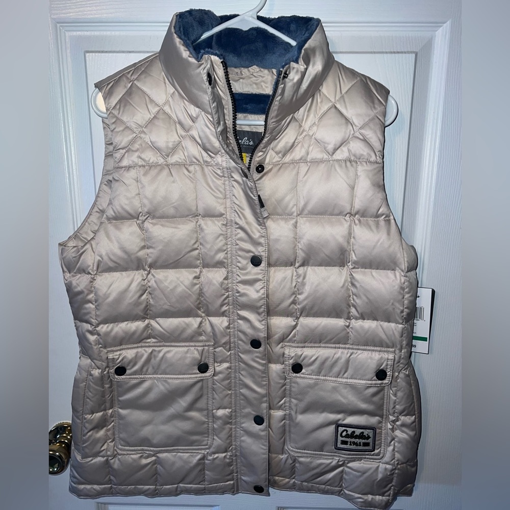 Cabela’s Women’s Vest- Size Large